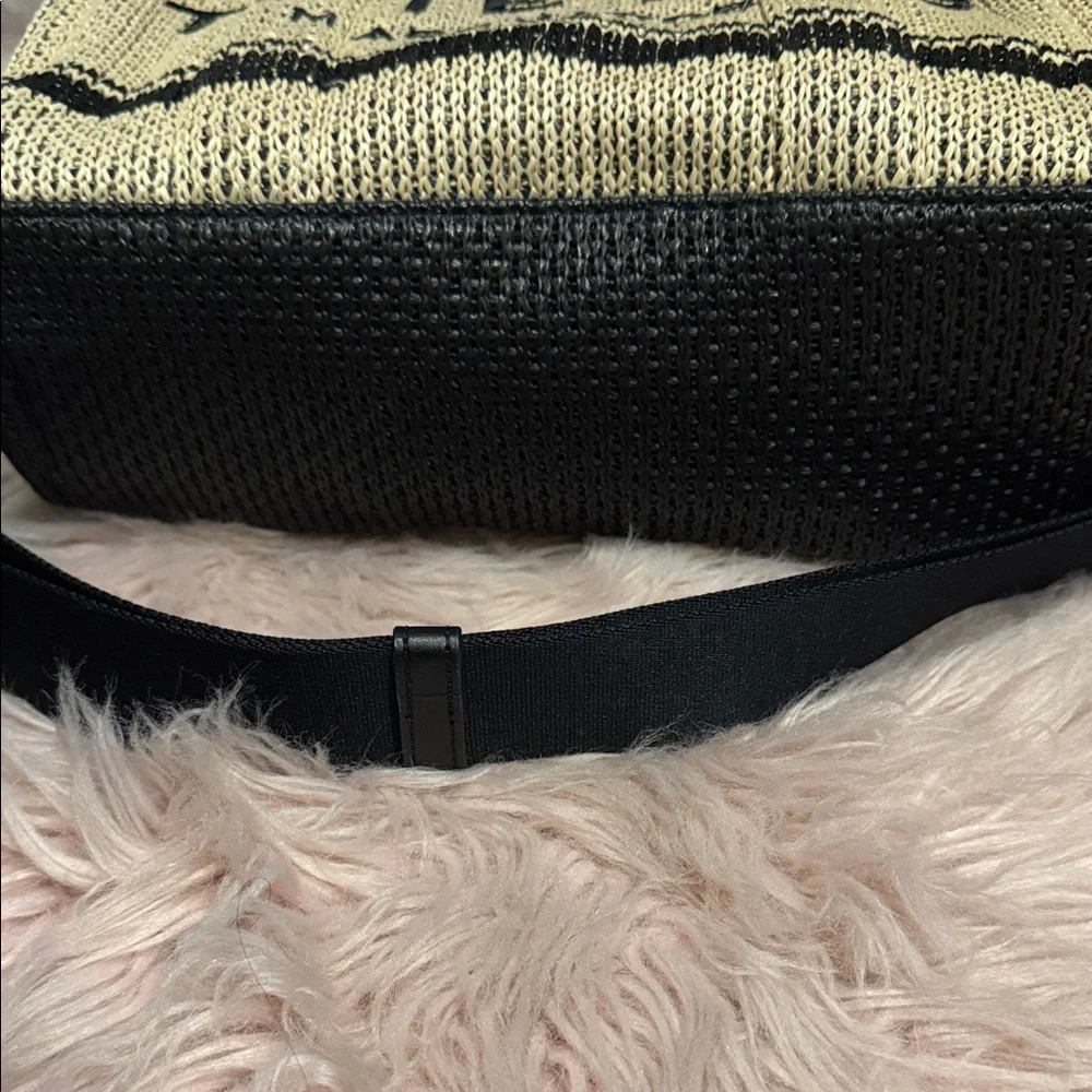 Marc Jacobs Black and Tan Tote Bag - Picture 2 of 4